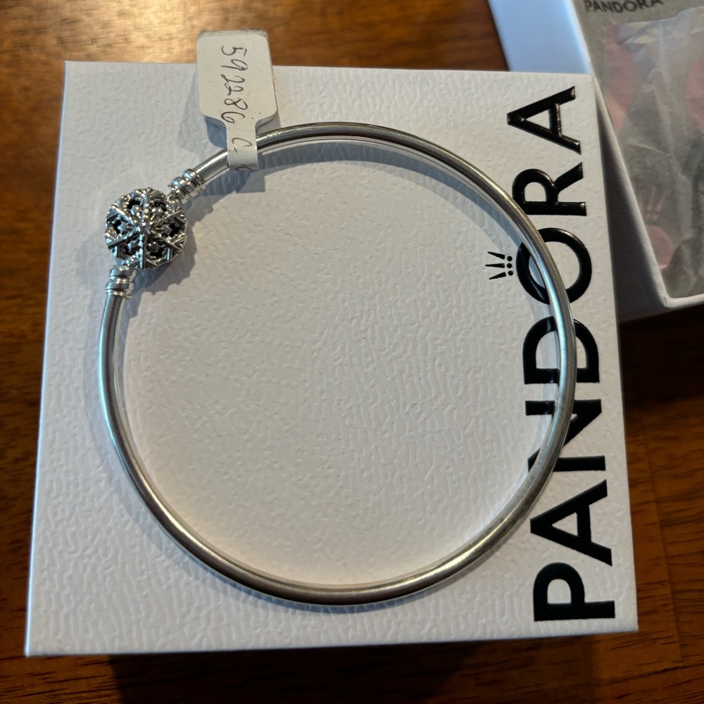 Pandora snowflake bangle